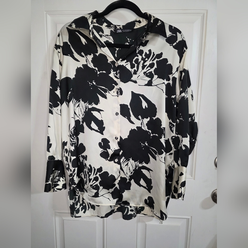 Zara Collection Women SILK FLOWER PRINTED BLOUSE BLACK WHITE Size S